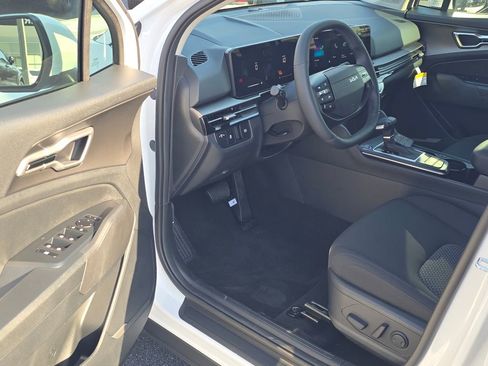 New 2026 Kia Sportage LX image 8