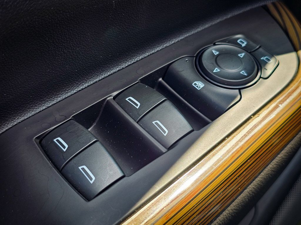 Used 2018 GMC Acadia SLE FWD image 10