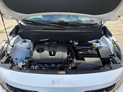 Used 2025 Kia Seltos EX image 18