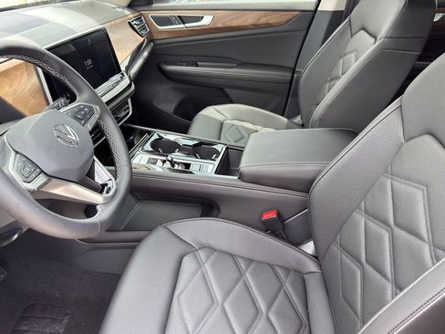 New 2026 Volkswagen Atlas SE FWD image 11
