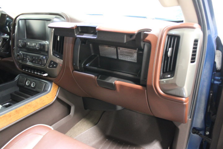 Used 2017 Chevrolet Silverado 2500 High Country w/ Duramax Plus Package AWD/4WD image 28
