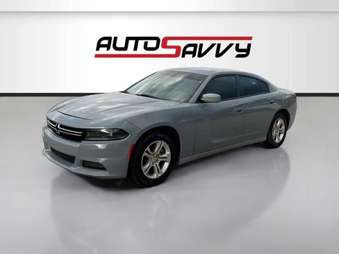 Used 2022 Dodge Charger SXT RWD image 3
