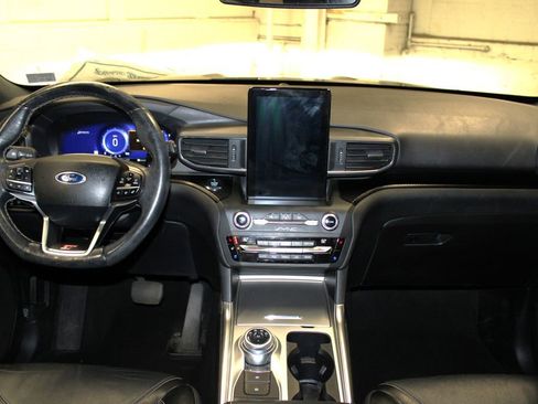 Used 2020 Ford Explorer ST w/ ST Street Pack image 9