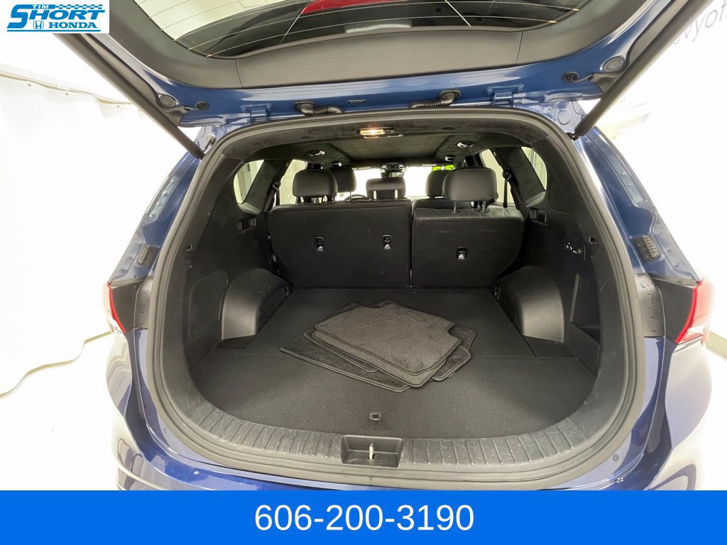 Used 2023 Hyundai Santa Fe Calligraphy AWD/4WD image 7