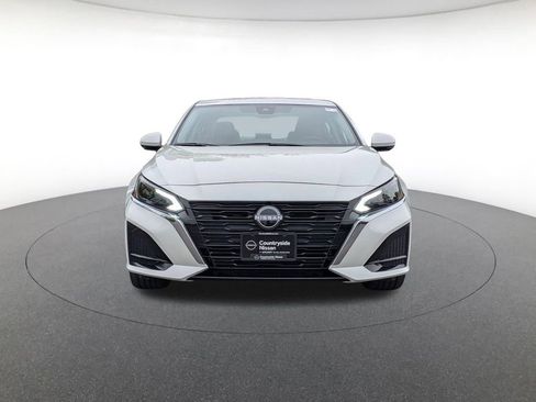 Used 2025 Nissan Altima 2.5 SL FWD image 2