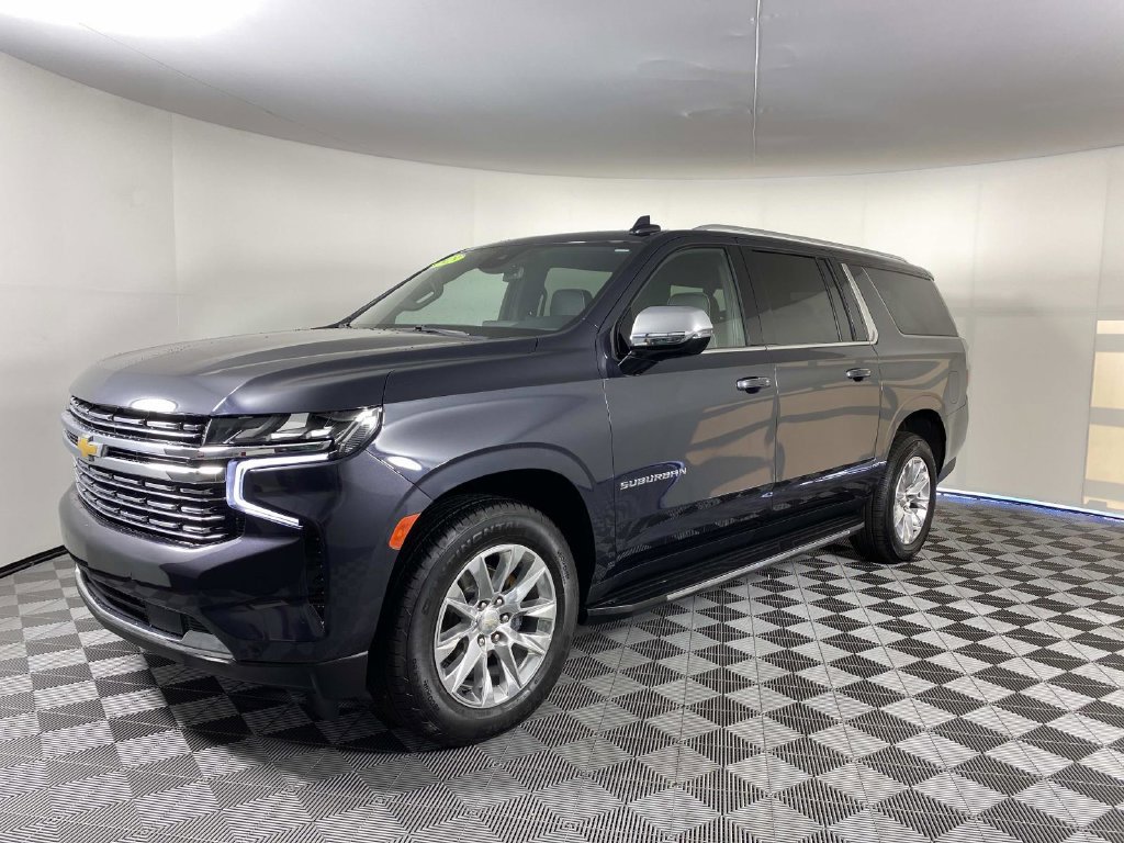Used 2023 Chevrolet Suburban Premier AWD/4WD image 4