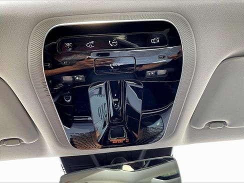 Certified 2025 Mercedes-Benz E 350 4MATIC Sedan w/ MBUS Superscreen Package image 17