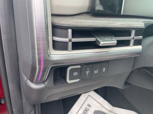 Used 2024 Hyundai Santa Fe Calligraphy image 11