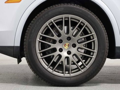 Used 2017 Porsche Cayenne image 40