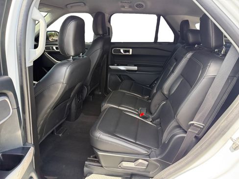 Used 2023 Ford Explorer XLT w/ Equipment Group 202A AWD/4WD image 16