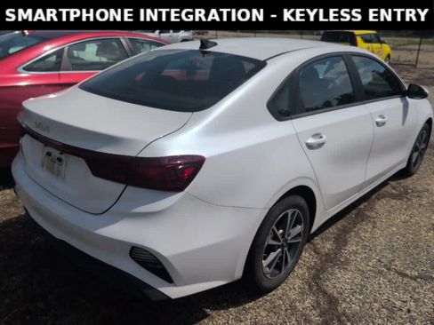 Used 2024 Kia Forte LXS w/ LXS Technology Package FWD image 4