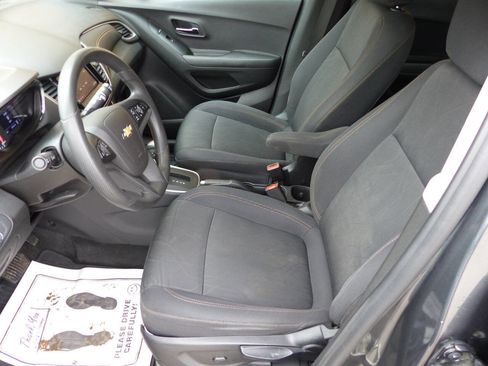 Used 2020 Chevrolet Trax LT image 20