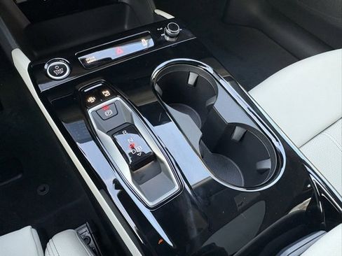 New 2025 Audi A6 e-tron Premium Plus image 28