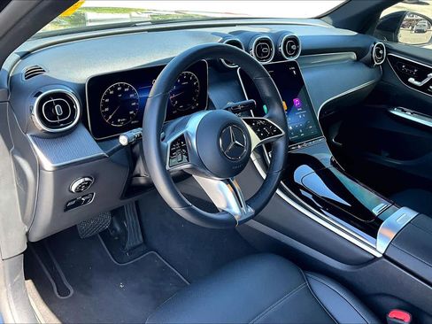 Used 2025 Mercedes-Benz GLC 300 image 18