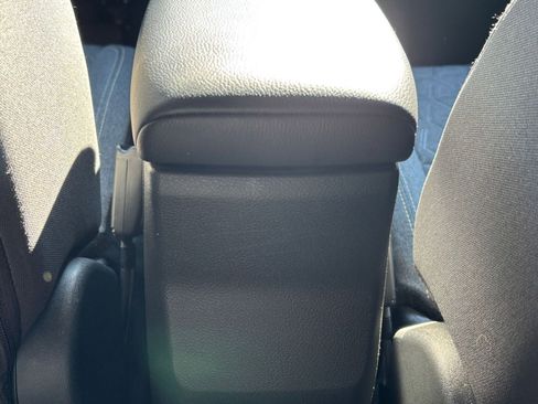 Used 2025 Nissan Kicks SV image 24