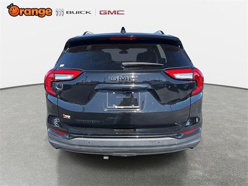 Used 2023 GMC Terrain SLE w/ Driver Convenience Package image 4