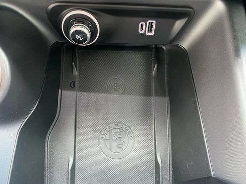 Used 2024 Alfa Romeo Tonale Ti w/ Premium Interior Package AWD/4WD image 21