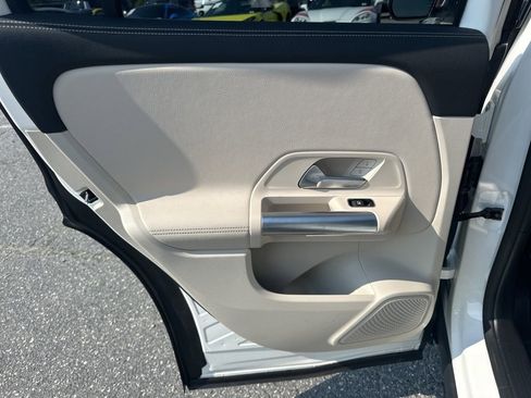 Used 2025 Mercedes-Benz GLA 250 image 27