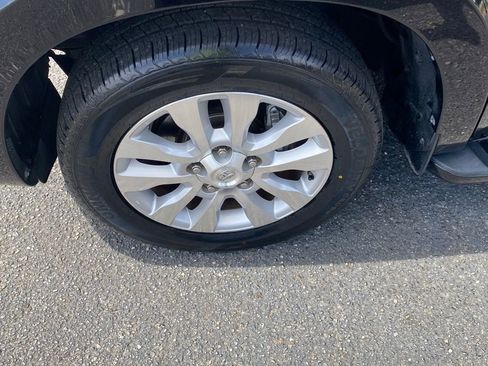 Used 2015 Toyota Sequoia Platinum RWD image 22