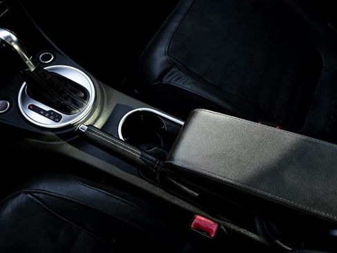 Used 2014 Volkswagen Beetle R-Line image 20