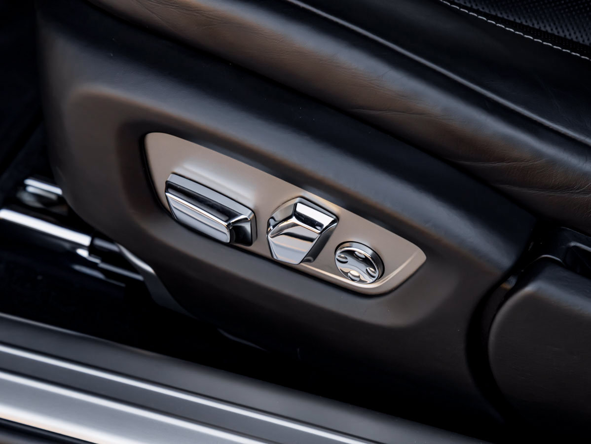 Certified 2018 Rolls-Royce Dawn RWD image 21