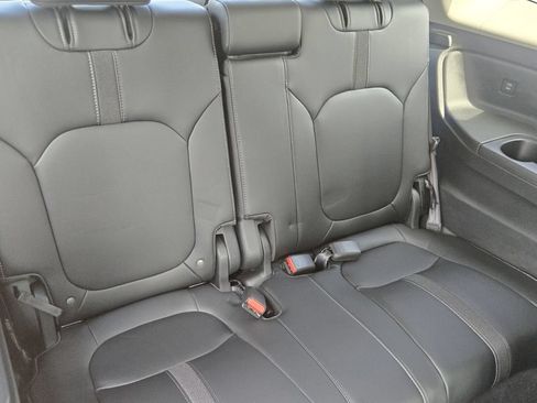 Used 2024 Honda Pilot EX-L image 17
