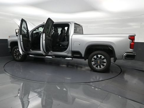 Used 2023 Chevrolet Silverado 2500 LT AWD/4WD image 34