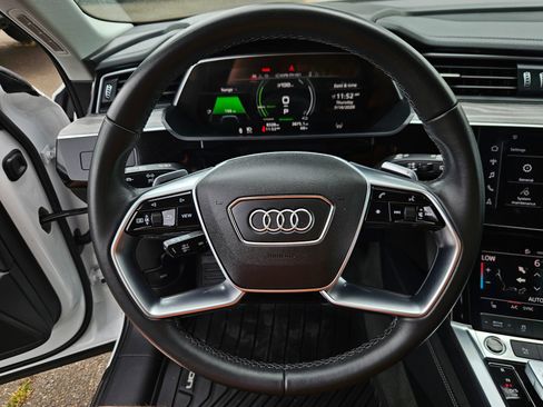 Used 2024 Audi Q8 e-tron Premium Plus AWD/4WD image 13