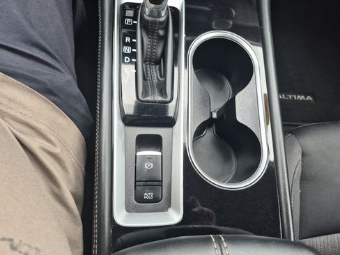 Used 2024 Nissan Altima 2.5 SV w/ SV Premium Package image 28