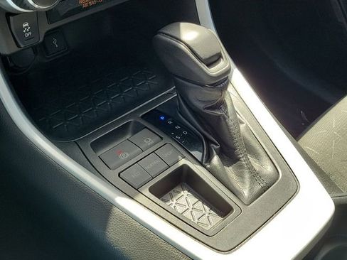 Used 2021 Toyota RAV4 XLE image 27