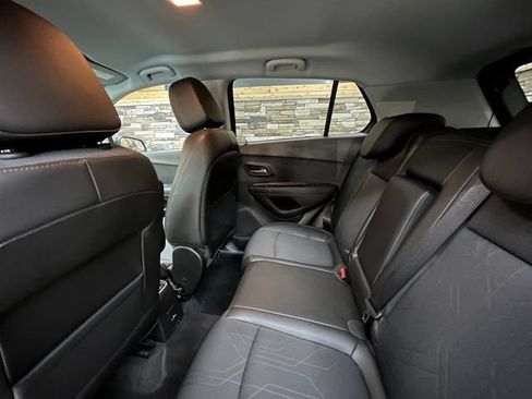 Used 2019 Chevrolet Trax LT w/ Driver Confidence Package AWD/4WD image 30