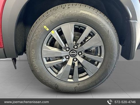 New 2026 Nissan Pathfinder SV w/ SV Premium Package AWD/4WD image 11