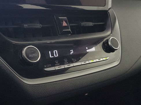 Used 2024 Toyota Corolla LE FWD image 29