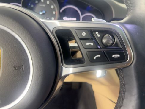 Used 2023 Porsche Cayenne image 21