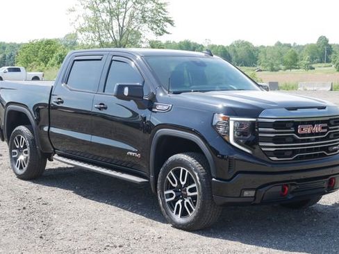 Used 2024 GMC Sierra 1500 AT4 w/ AT4 Premium Package AWD/4WD image 6