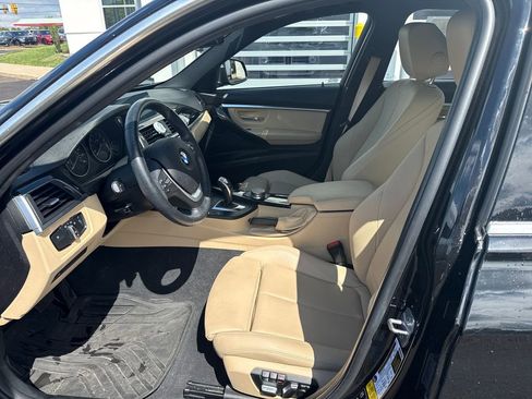 Used 2018 BMW 330i xDrive Sedan w/ Premium Package AWD/4WD image 9