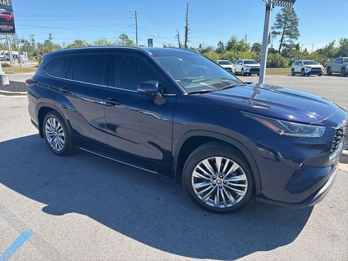 Used 2025 Toyota Highlander Platinum image 13