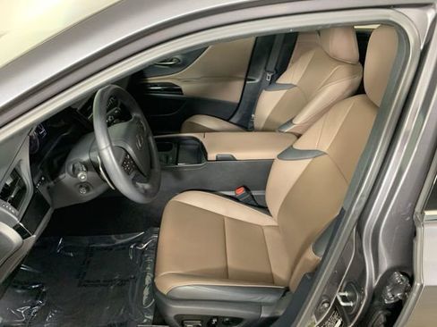 Used 2023 Lexus ES 350 w/ Premium Package image 32