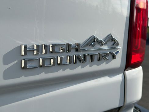 Used 2021 Chevrolet Silverado 2500 High Country w/ Z71 Off-Road Package image 19
