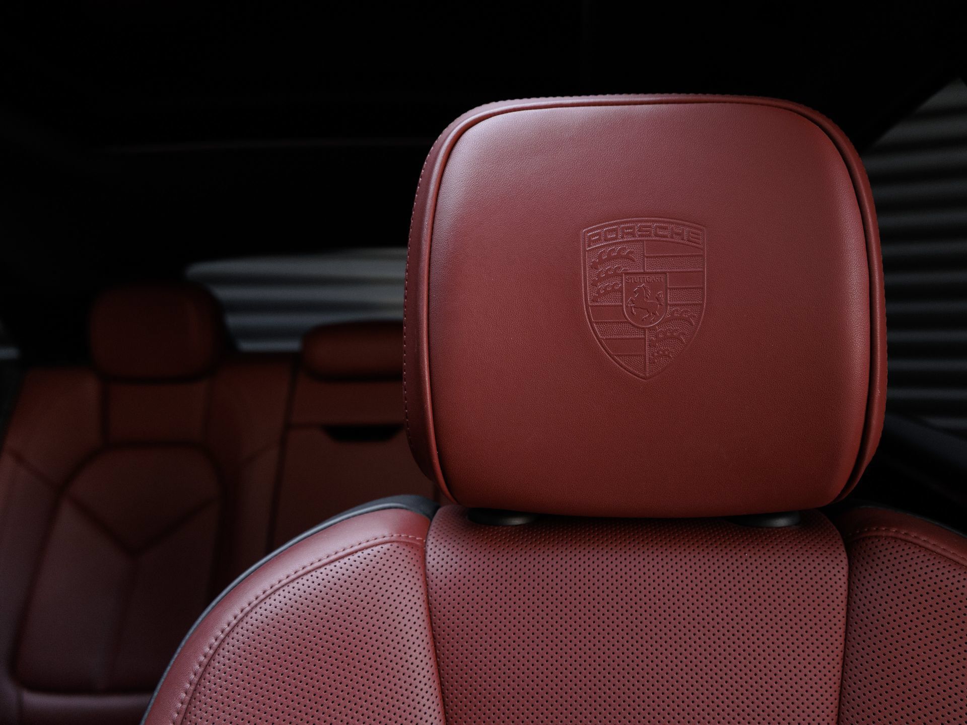 Certified 2023 Porsche Macan AWD/4WD image 15