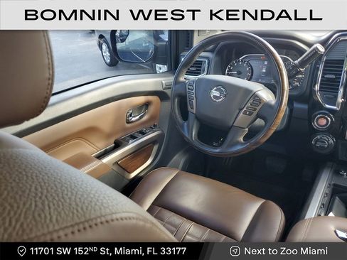 Used 2021 Nissan Titan Platinum Reserve w/ Moonroof Package image 15
