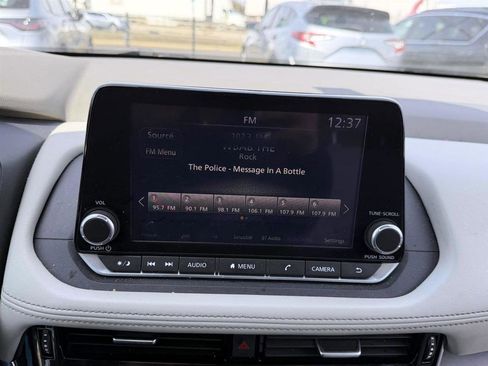 Used 2022 Nissan Rogue SV w/ SV Premium Package image 24