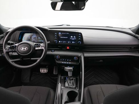 Used 2025 Hyundai Elantra Sport FWD image 14