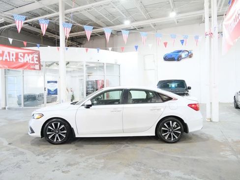 Used 2023 Honda Civic EX image 6