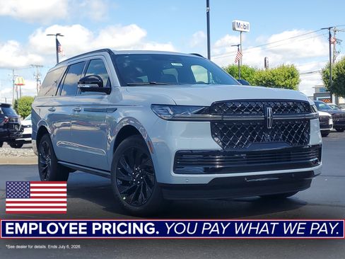 New 2026 Lincoln Navigator Reserve w/ Jet Appearance Package AWD/4WD image 1