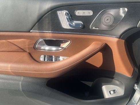 Used 2025 Mercedes-Benz GLS 450 4MATIC image 25