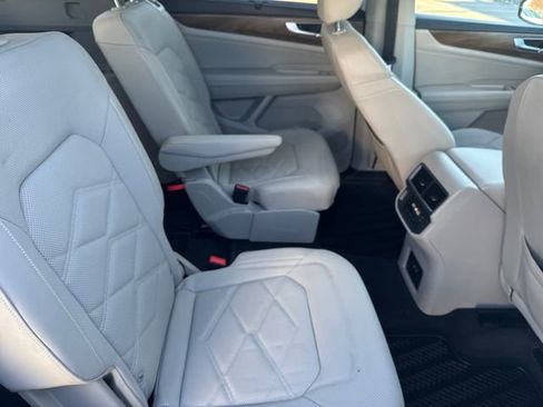 Certified 2024 Volkswagen Atlas SE image 35