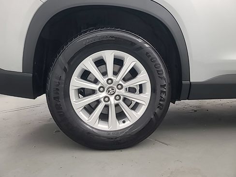 Used 2025 Toyota Grand Highlander AWD image 11