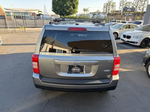 Used 2014 Jeep Patriot Latitude FWD image 14