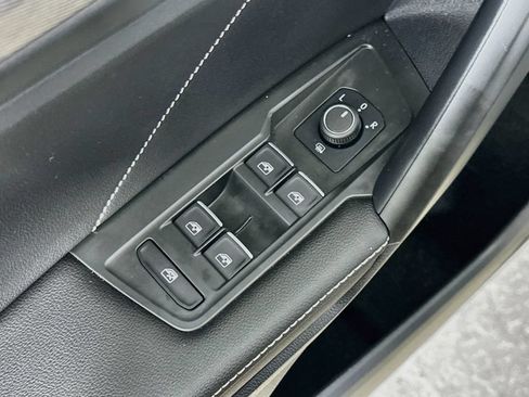 Used 2023 Volkswagen Tiguan SE R-Line FWD image 20